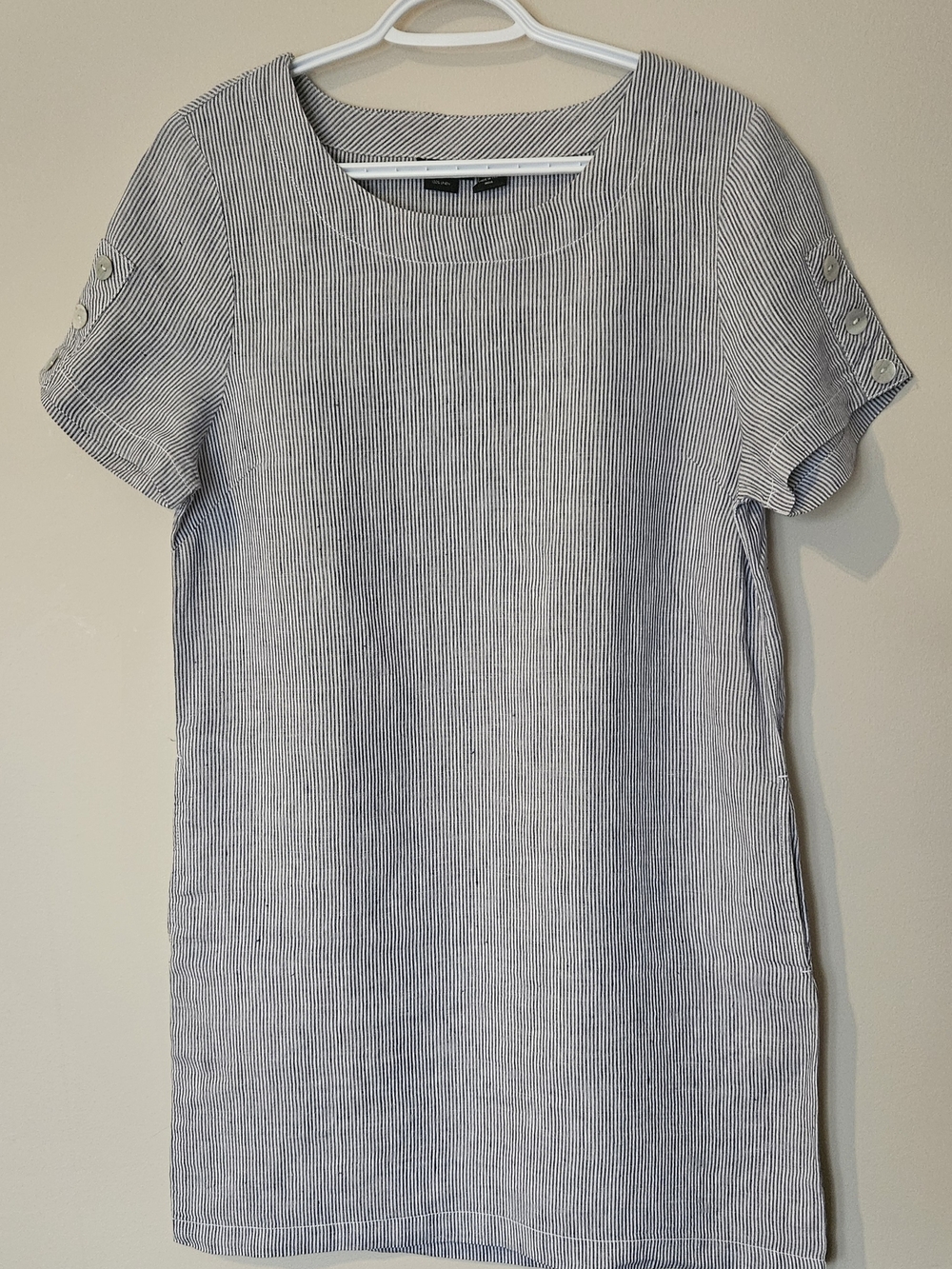 Tahari Blue and White Linen Striped Short-Sleeve Knee High Dress Medium Size.